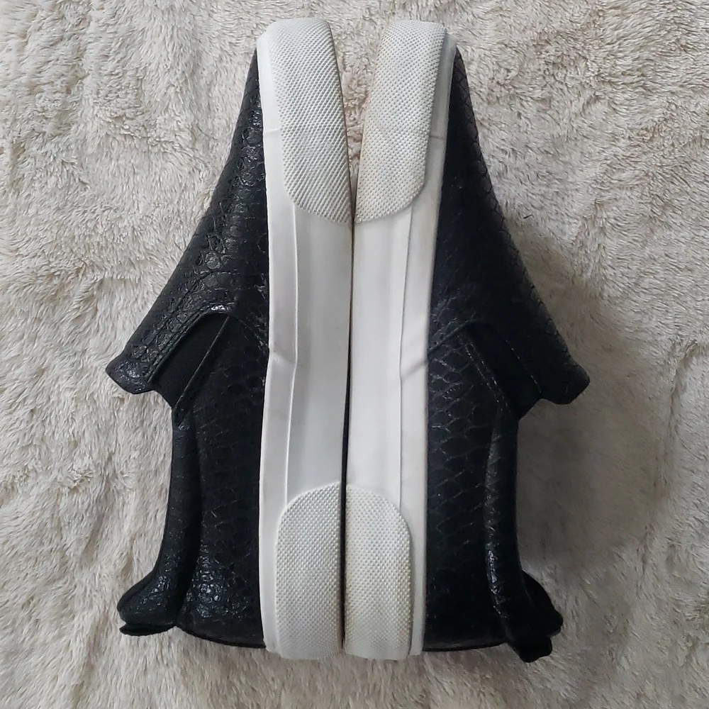 Jenn Ardor Black Snakeskin Slip Ons EUC Sz 8 - Picture 2 of 6